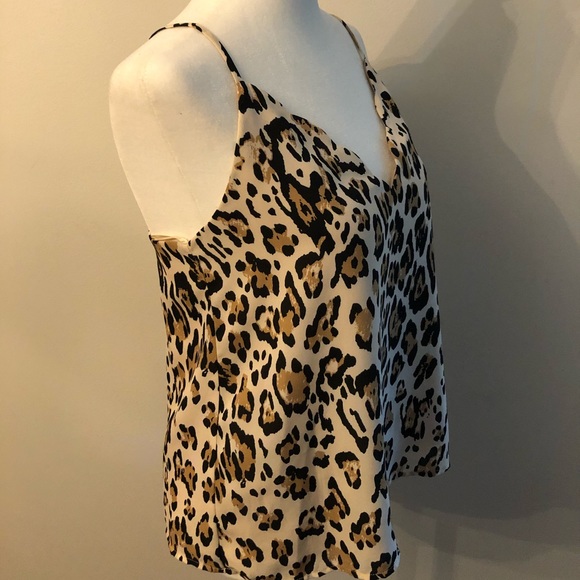 Socialite Leopard Print Scalloped V neck Tank - Picture 3 of 6